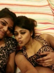 முலை பிடிதுஅ கசக்கினால்